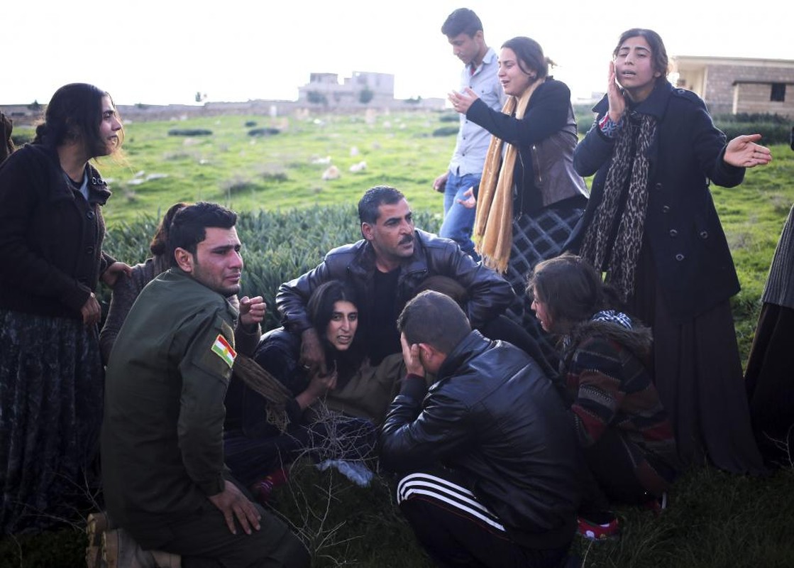 Cong dong nguoi Yazidi: Bi IS truy buc va vung len danh tra-Hinh-7